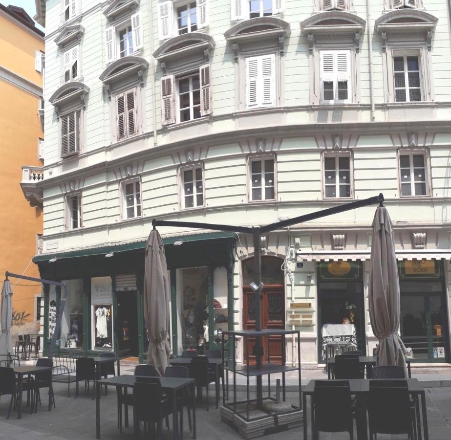 Apartamento Pogri House Unita Trieste Exterior foto